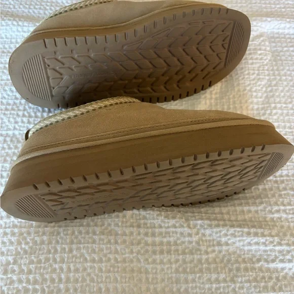 UGG Women’s Koolaburra Clogs - Picture 3 of 5